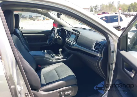 2018 Toyota Highlander Xle из США, поврежденный, VIN 5TDJZRFH6JS832825